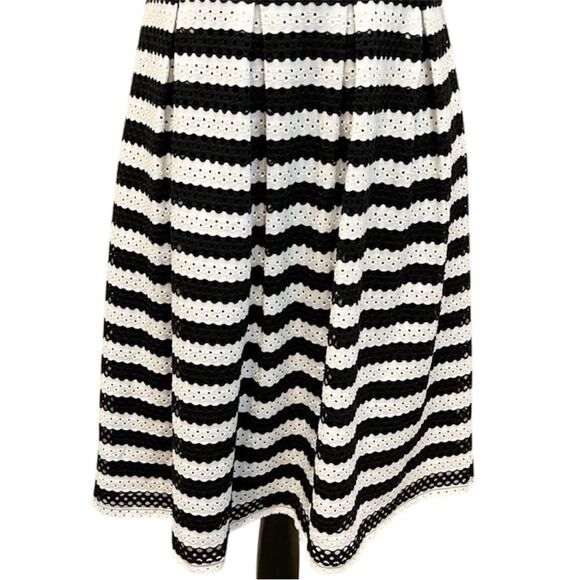 ELLE Black White Eyelet Fit & Flare Mini Dress Striped Sleeveless Stretchy 10 - Picture 7 of 14